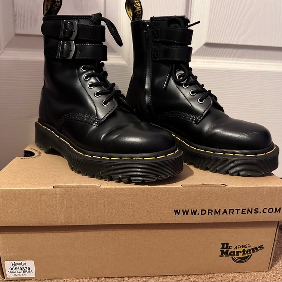Dr. Martens Shoes - Doc Martens, Size 7.5
